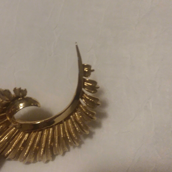 VINTAGE CORO BROOCH SWIRLED FEATHER - Picture 5 of 7